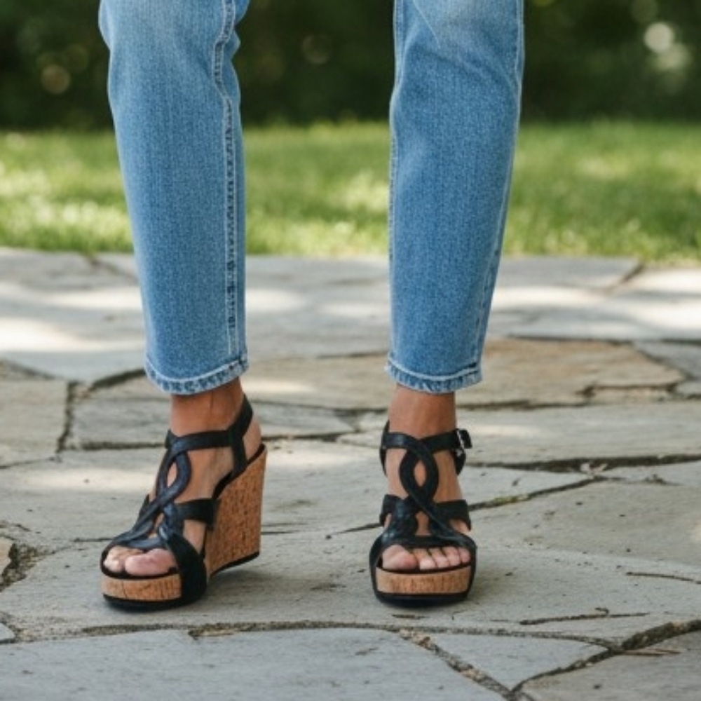 AEROSOLES Black and Brown Strappy Wedges